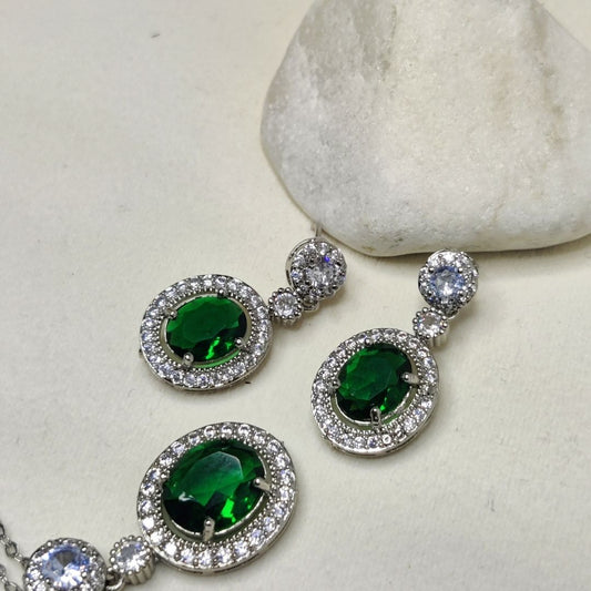 Argent Emerald Pendant Sets