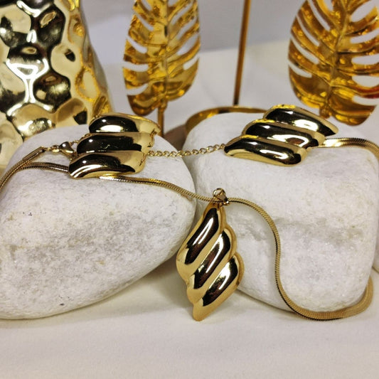 Opulent Arc Pendant Sets