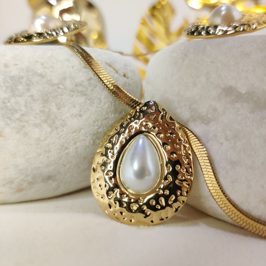 Royal Tear Drop Pendant Sets