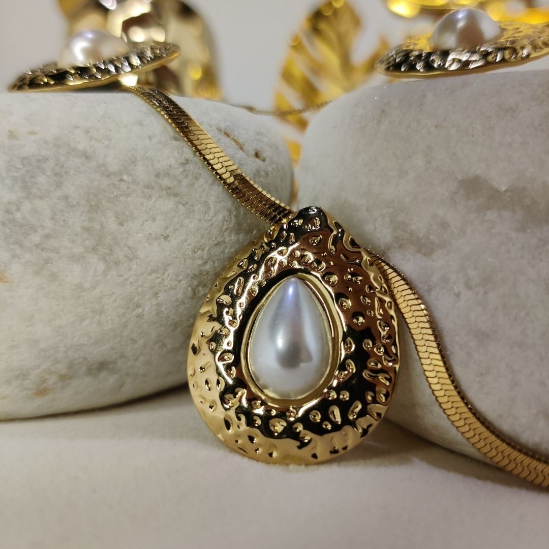 Royal Tear Drop Pendant Sets